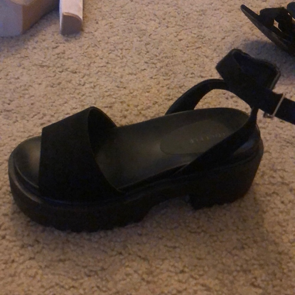 Chunky sandals